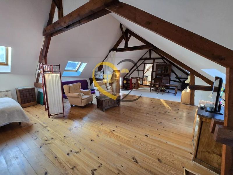 Maison - 180 m² - 5 pièces