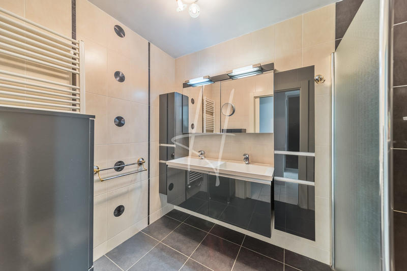 Appartement - 81 m² - 4 pièces