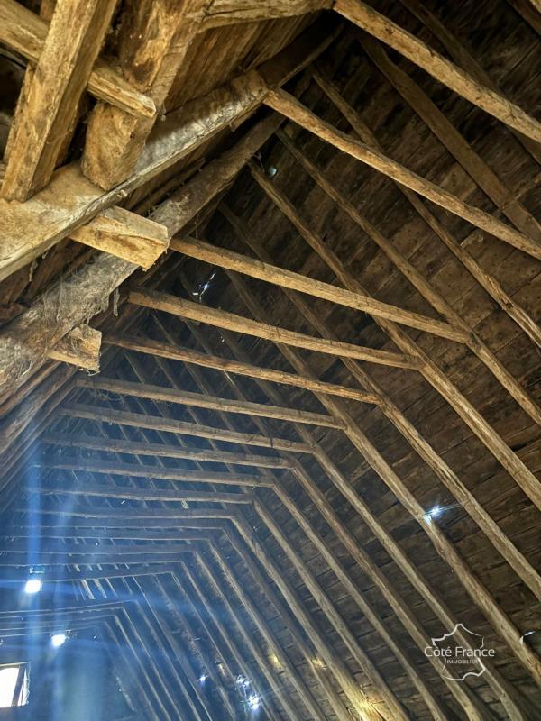 Maison - 375 m² - 2 pièces