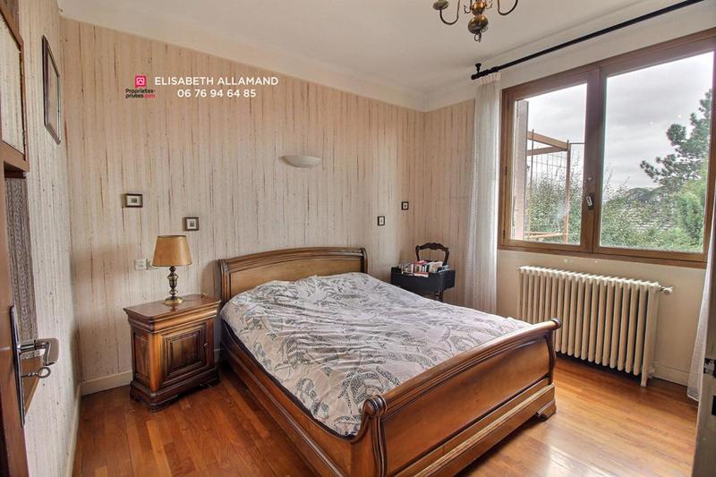 Maison - 198 m² - 8 pièces