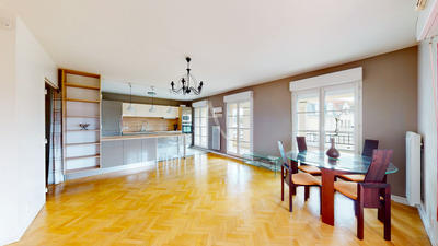 Appartement - 82 m² - 4 pièces