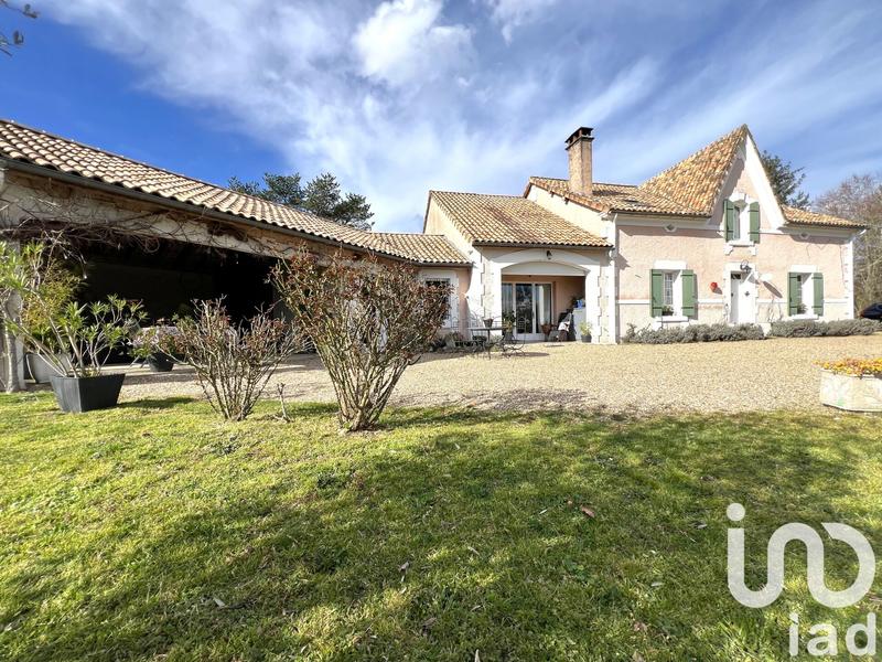 Maison - 257 m² - 8 pièces