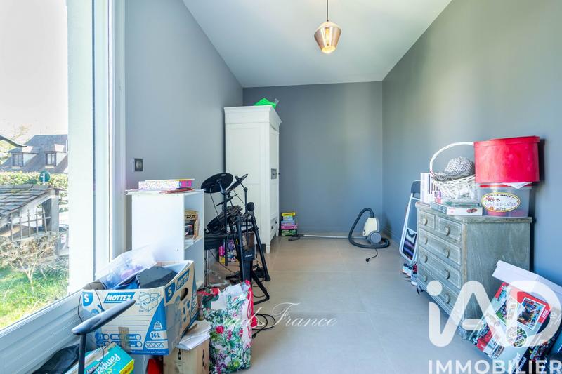 Maison - 230 m² - 8 pièces