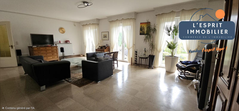 Maison - 223 m² - 7 pièces