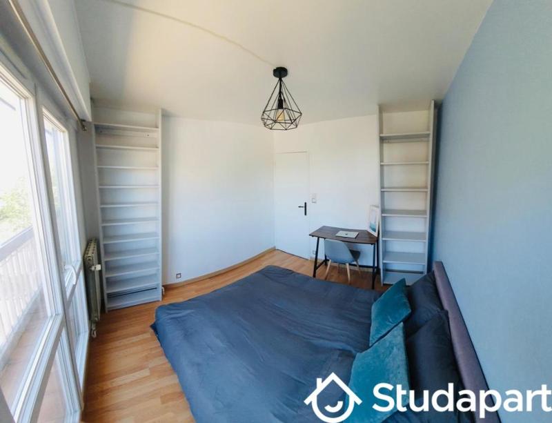 Chambre - 11 m² - 1 pièce