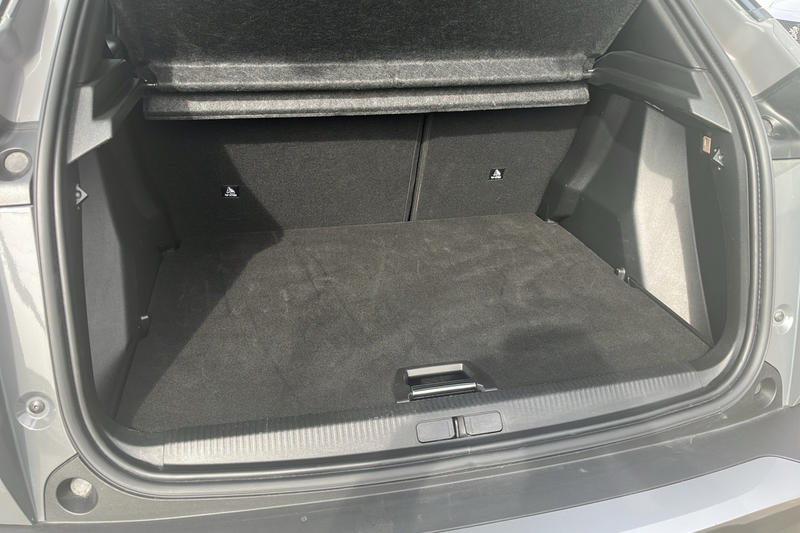 Peugeot 2008 II Hybrid 136 e-Dcs6 Gt 5 portes (avril 2024)