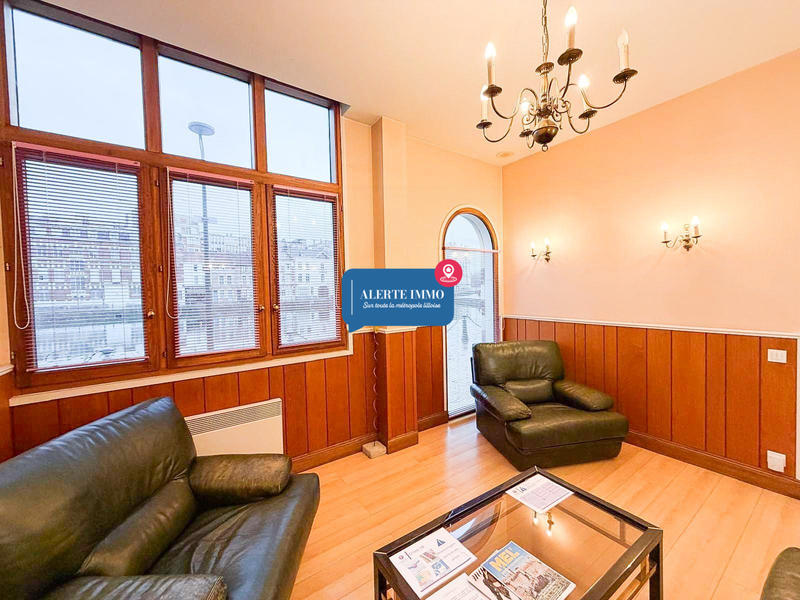 Local d'activités - 219 m² - 10 pièces