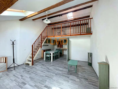 Demeure - 247 m² - 14 pièces