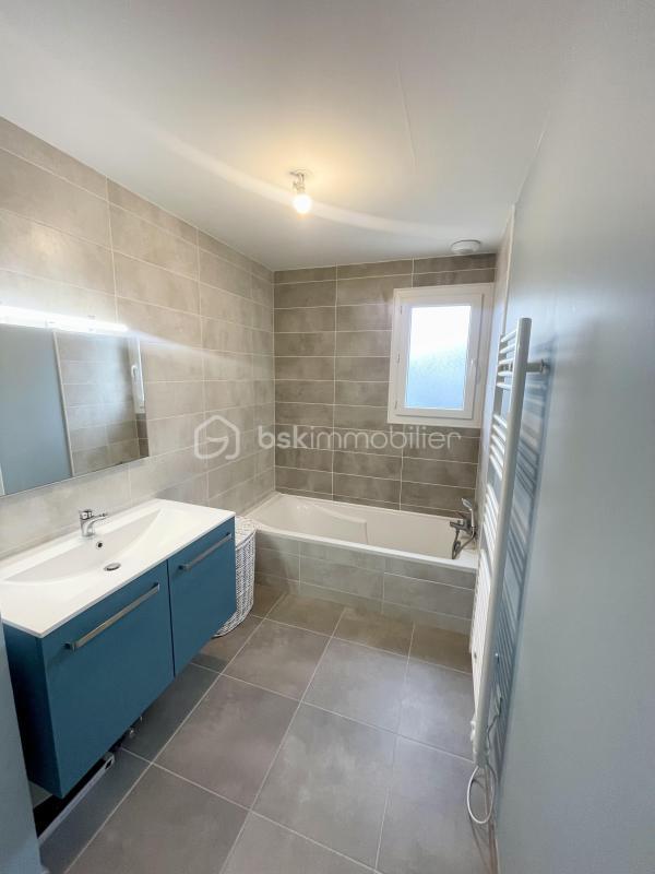 Maison traditionnelle - 104 m² - 5 pièces