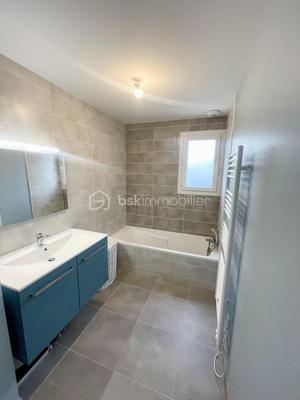 Maison traditionnelle - 104 m² - 5 pièces