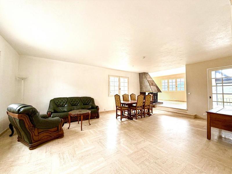 Maison - 200 m² - 6 pièces