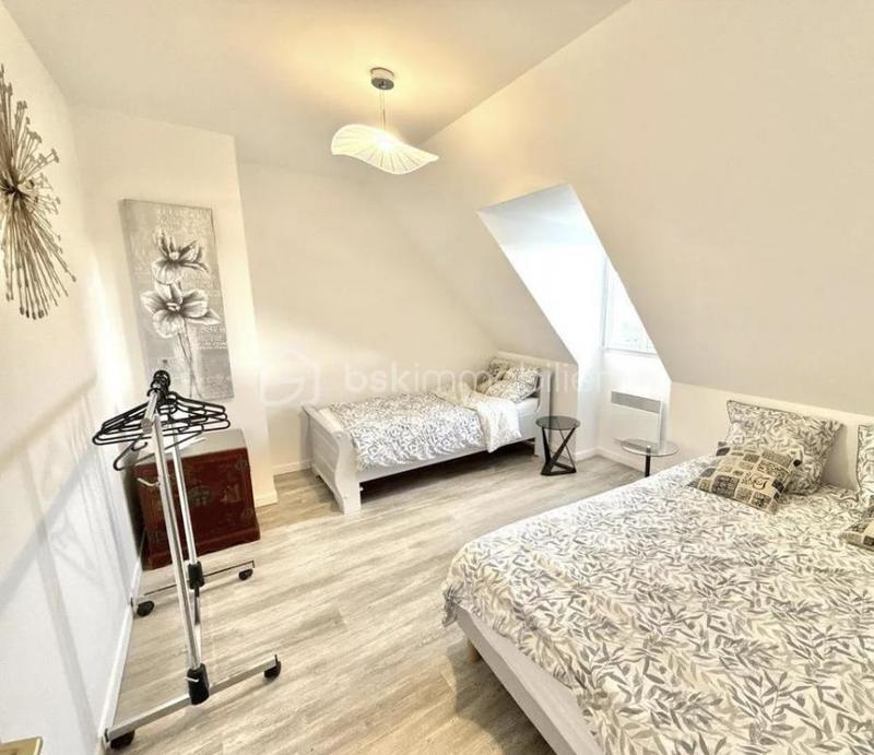 Demeure - 107 m² - 5 pièces