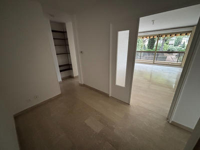 Appartement - 82 m² - 3 pièces