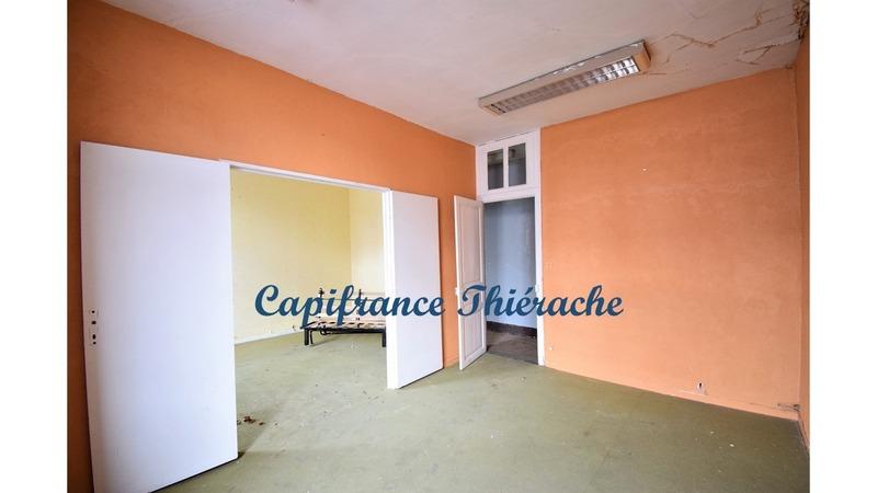 Local d'activité / Entrepôt - 141 m² - 7 pièces