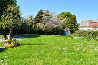 Maison - 206 m² - 7 pièces