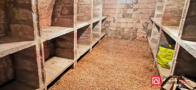 Maison - 216 m² - 7 pièces