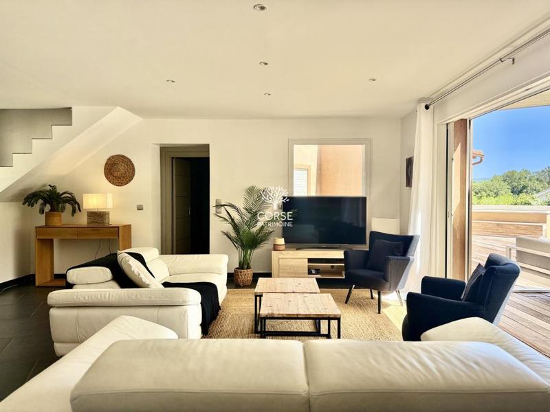 Villa - 201 m² - 6 pièces