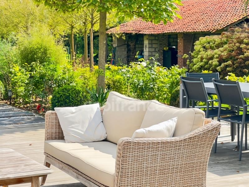 Propriété - 690 m² - 27 pièces