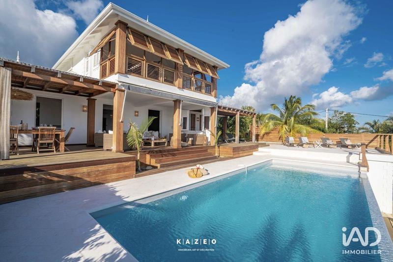 Maison - 200 m² - 7 pièces