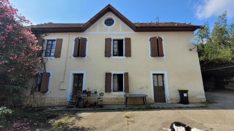 Maison - 203 m² - 9 pièces