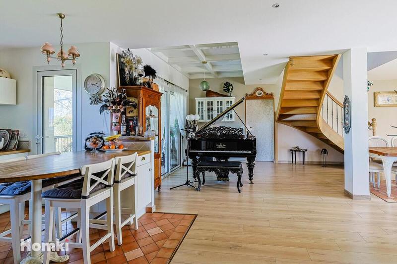 Maison - 164 m² - 6 pièces