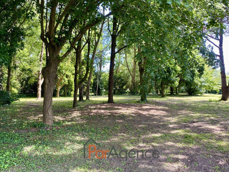 Propriété - 654 m² - 14 pièces