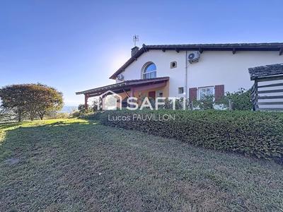 Maison - 294 m² - 10 pièces