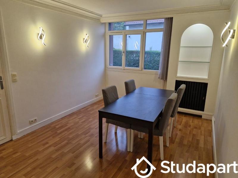 Chambre - 9 m² - 1 pièce