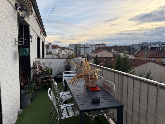 Appartement - 90 m² - 4 pièces