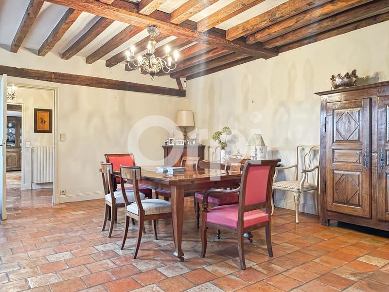 Propriété - 236 m² - 6 pièces