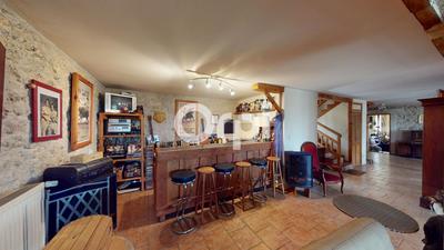 Maison - 243 m² - 6 pièces