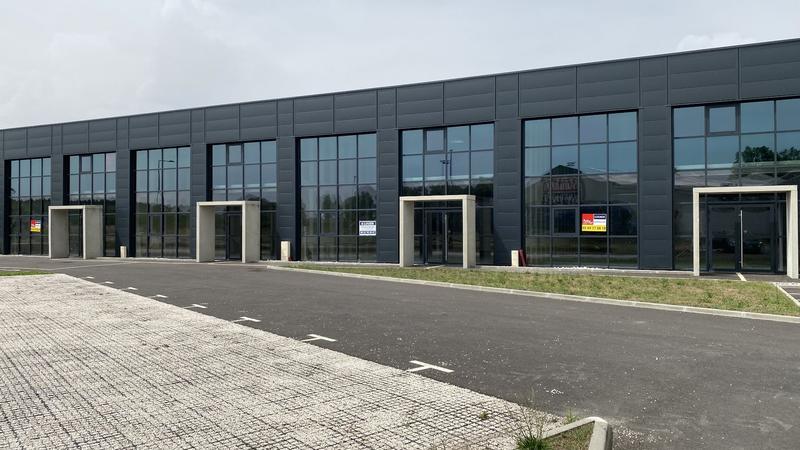 Local d'activités - 240 m² - 4 pièces