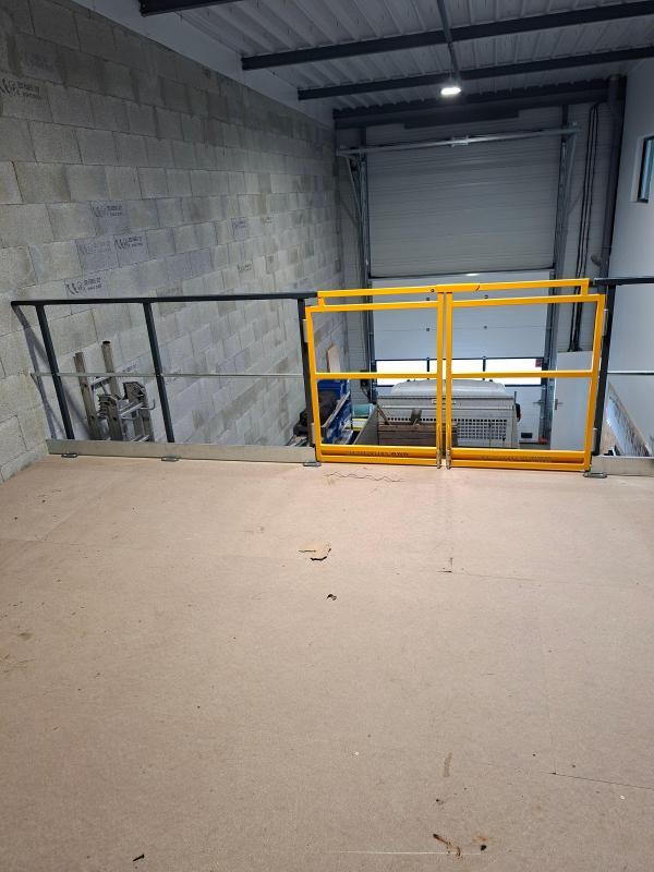 Entrepôt - 91 m² - 2 pièces