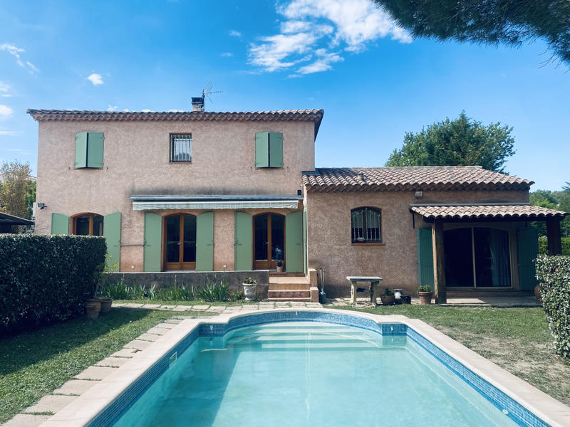 Villa - 134 m² - 6 pièces