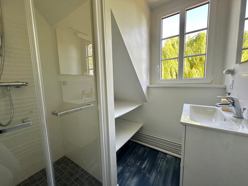 Maison - 180 m² - 9 pièces