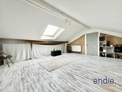 Maison - 258 m² - 9 pièces