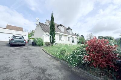 Maison - 180 m² - 7 pièces