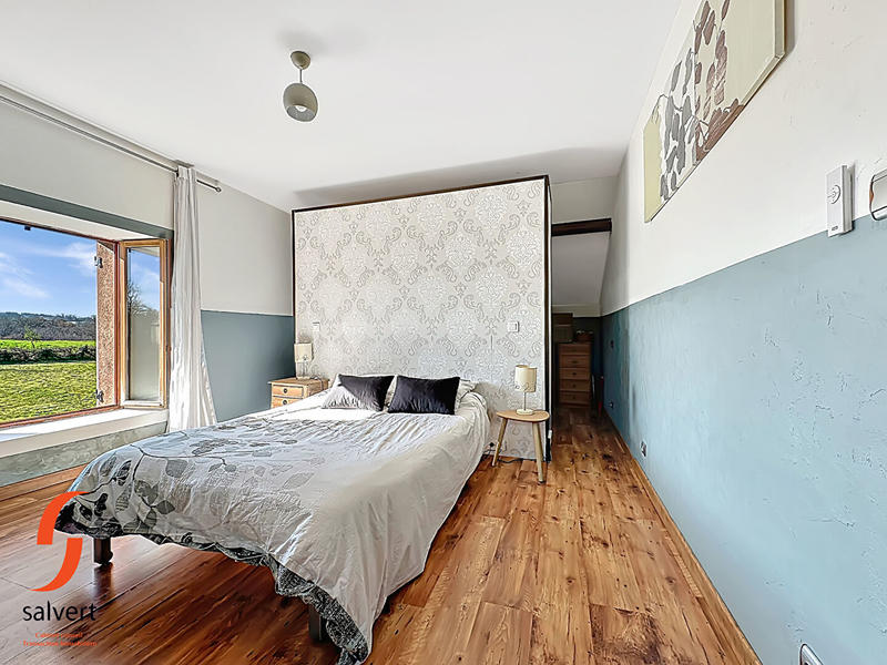 Maison - 201 m² - 6 pièces