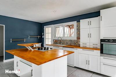 Maison - 140 m² - 5 pièces