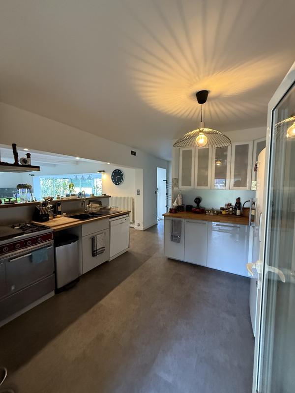 Maison traditionnelle - 185 m² - 7 pièces