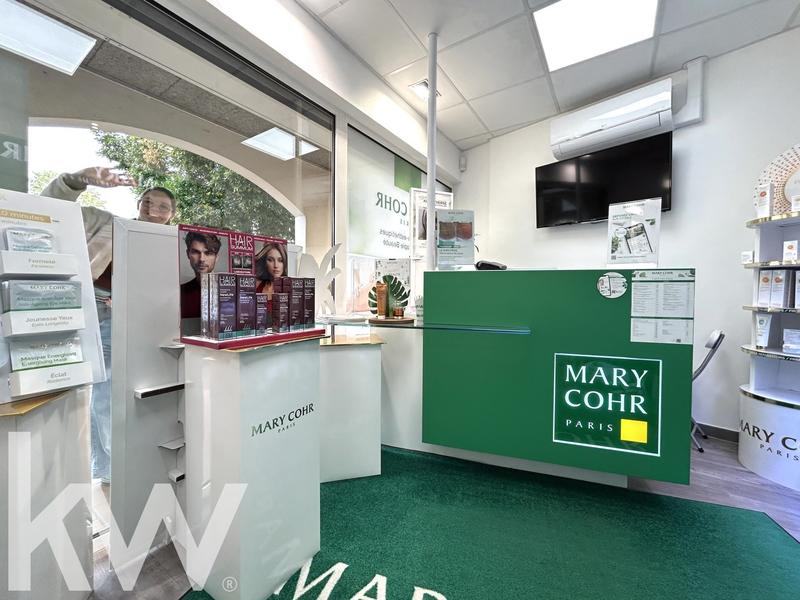 Fonds de commerce - Magasins - 57 m²