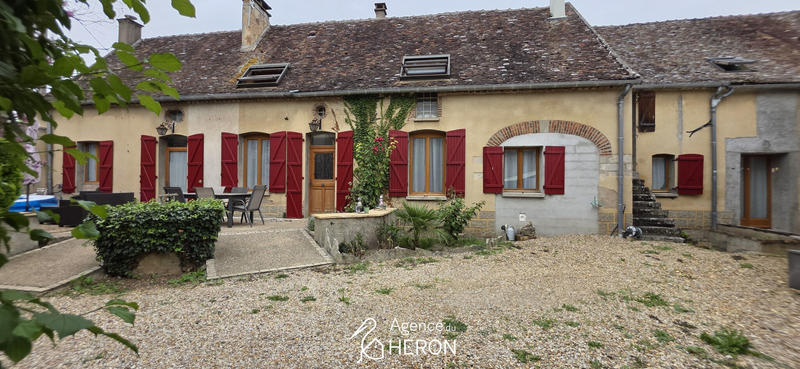 Maison - 217 m² - 6 pièces