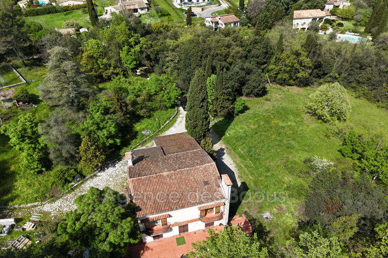 Propriété - 285 m² - 9 pièces