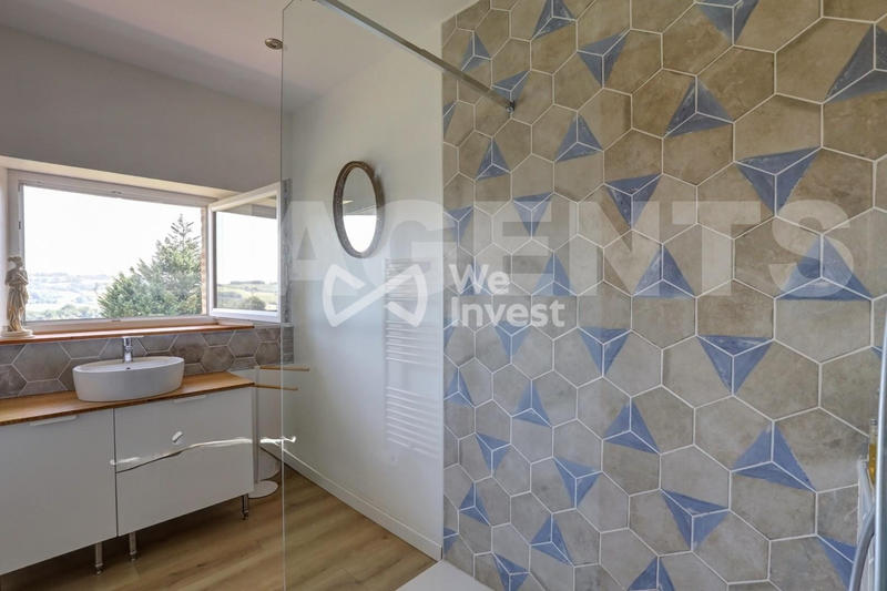 Maison - 333 m² - 10 pièces