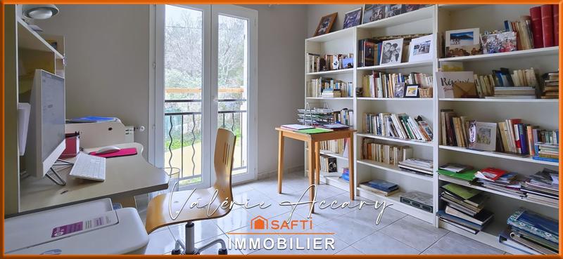 Maison - 202 m² - 8 pièces