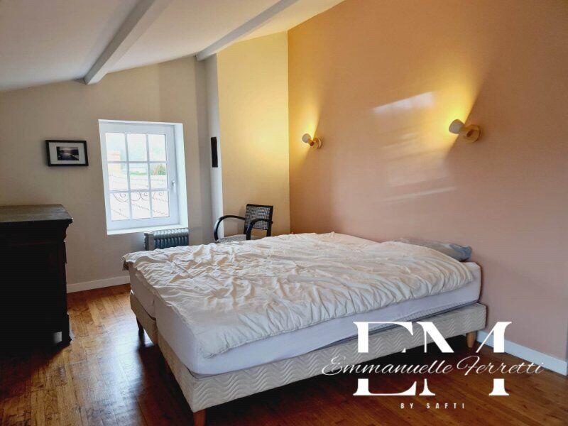 Maison - 177 m² - 8 pièces