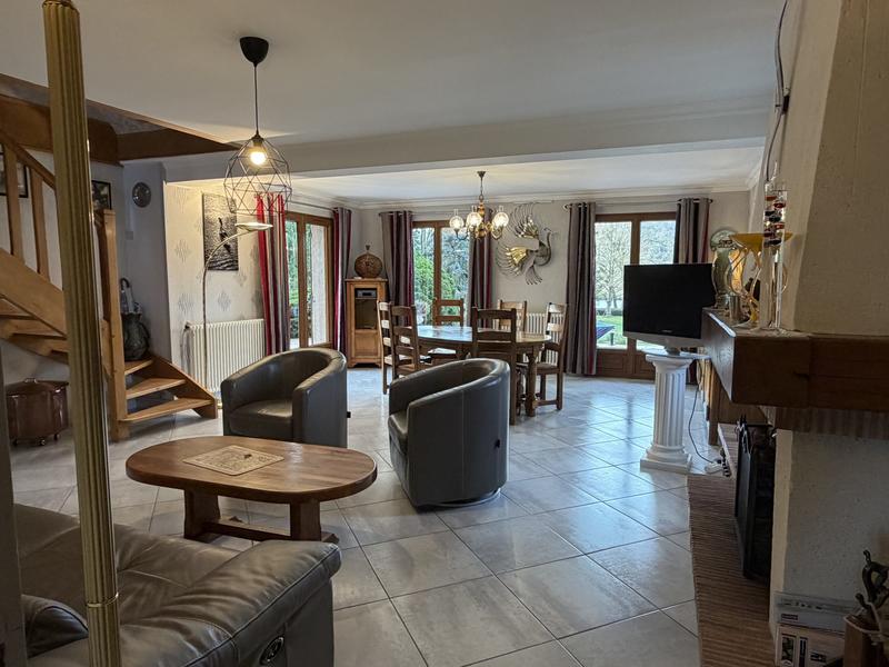 Maison - 203 m² - 7 pièces