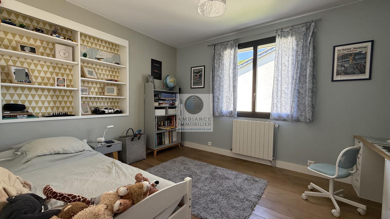 Maison - 280 m² - 10 pièces