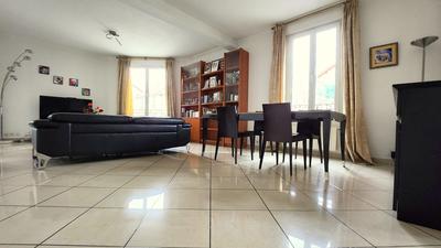 Maison - 142 m² - 6 pièces