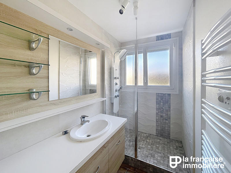 Appartement - 83 m² - 5 pièces